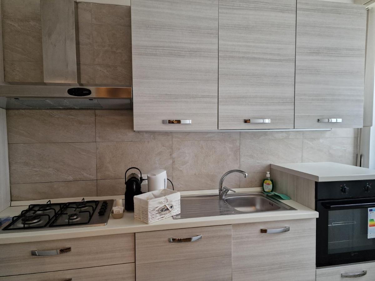 M.Aurelio Light Brown Apartment Milan Luaran gambar